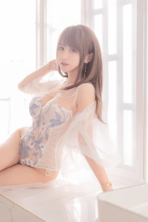 过期米线线喵《午后》主题写真：68张全套美图