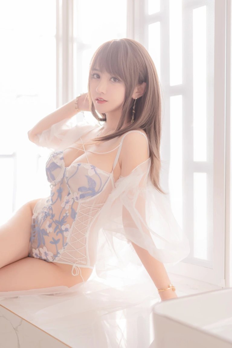 过期米线线喵《午后》主题写真：68张全套美图