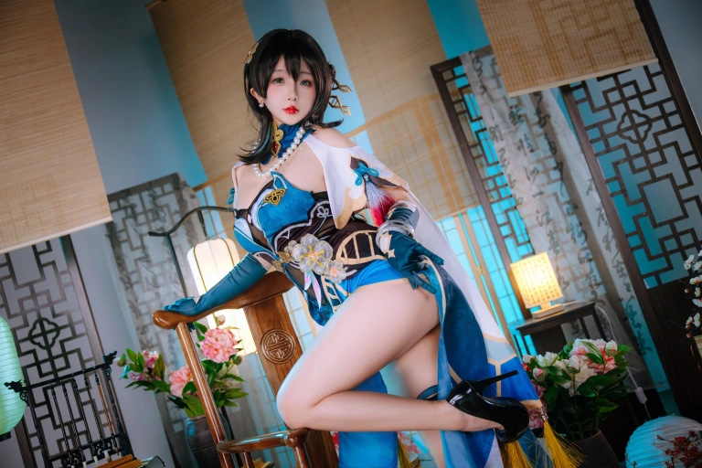 日奈娇(椎名莜)《阮梅》主题写真：30张全套美图