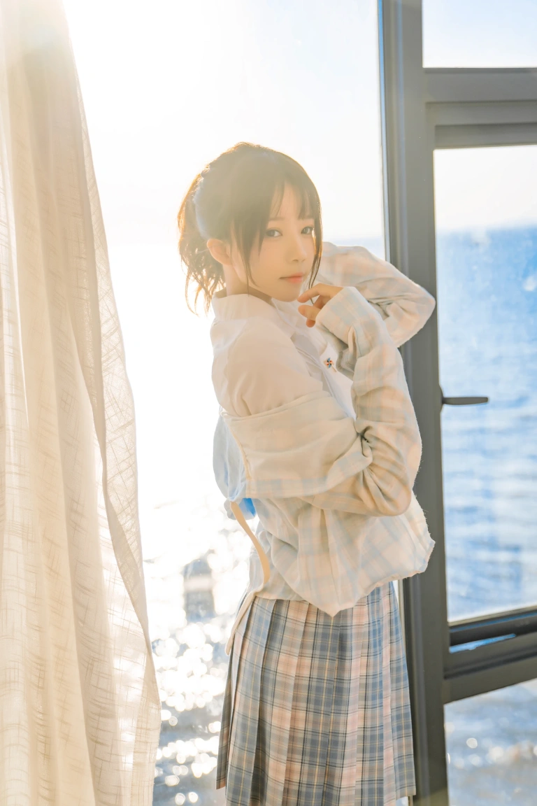 桜桃喵《桜桃未熟3 感光》主题写真：30张全套美图