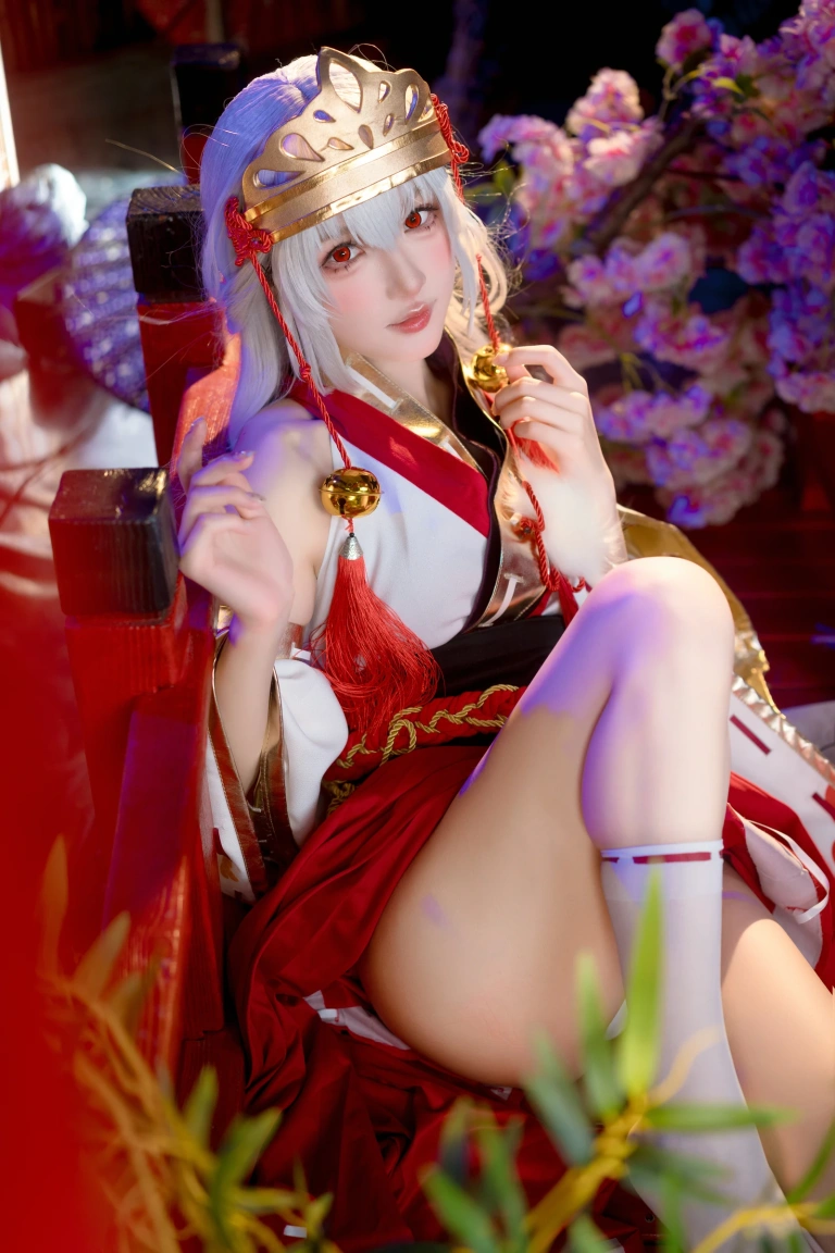 阿包也是兔娘《樱境物语 巫女浴池》主题写真：58张全套美图，含1个视频