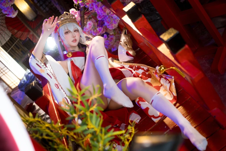 阿包也是兔娘《樱境物语 巫女浴池》主题写真：58张全套美图，含1个视频