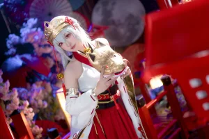 阿包也是兔娘《樱境物语 巫女浴池》主题写真：58张全套美图，含1个视频