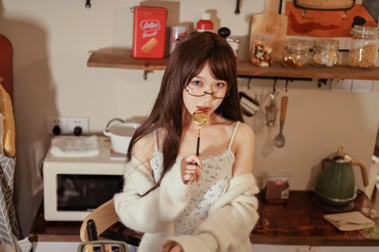 阿包也是兔娘《轻熟女》主题写真：34张全套美图