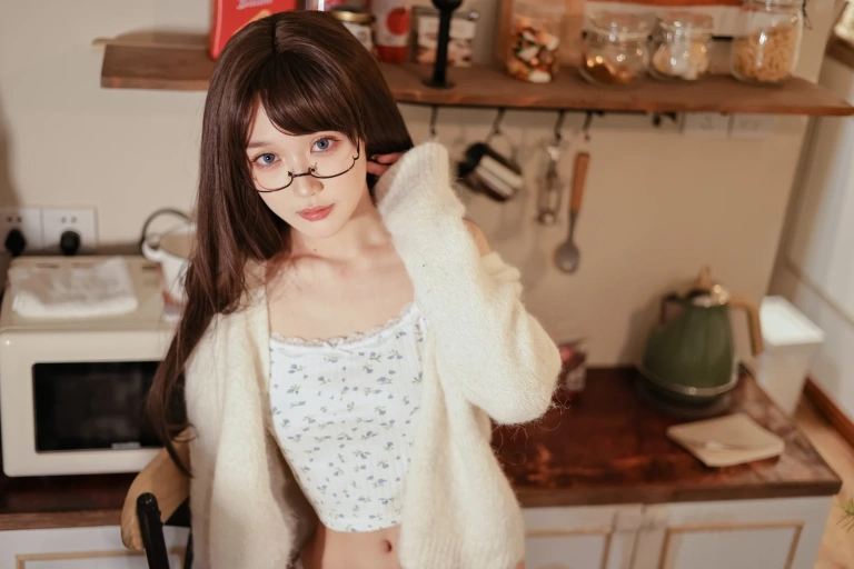 阿包也是兔娘《轻熟女》主题写真：34张全套美图