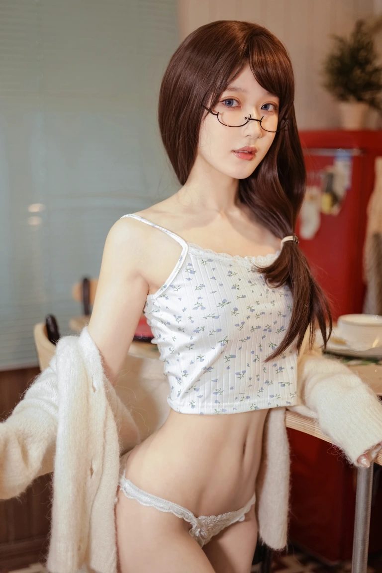 阿包也是兔娘《轻熟女》主题写真：34张全套美图