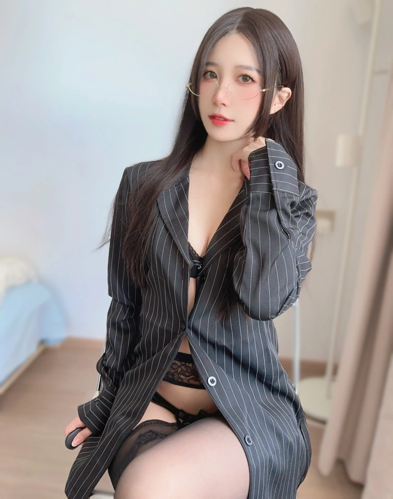 布丁大法《[Perohub] 2025年07月合集》主题写真：124张全套美图，含20个视频