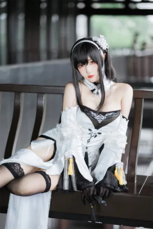 瓜希酱《碧蓝航线 镇海旗袍》主题写真：15张全套美图