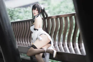 瓜希酱《碧蓝航线 镇海旗袍》主题写真：15张全套美图