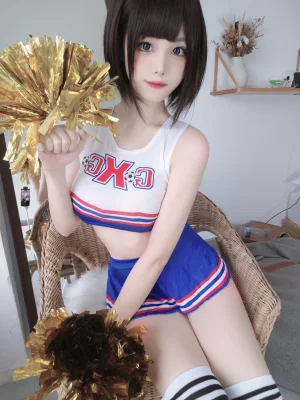 蜜汁猫裘《足球宝贝》主题写真：37张全套美图，含4个视频