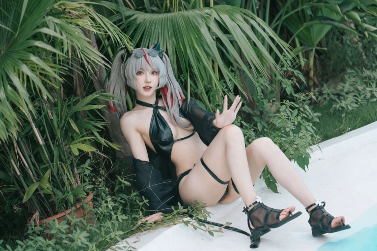 阿包也是兔娘《碧蓝航线 阿诺德》主题写真：38张全套美图