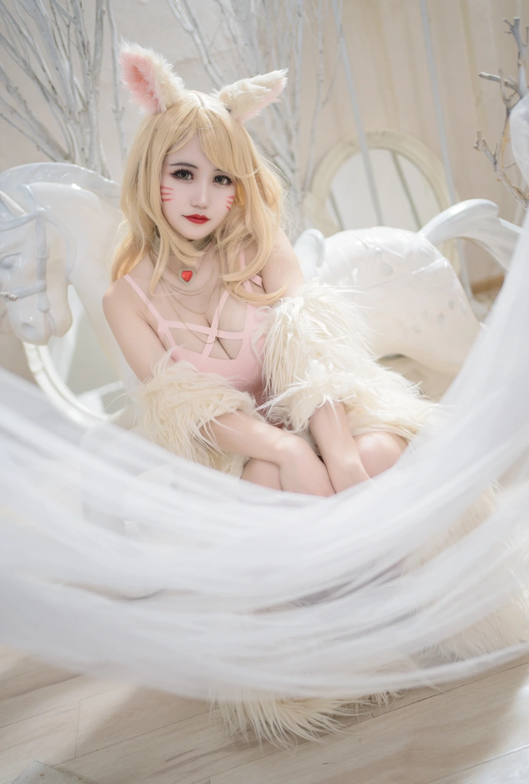 小仓千代《舰长图包 kda阿狸同人》主题写真：24张全套美图