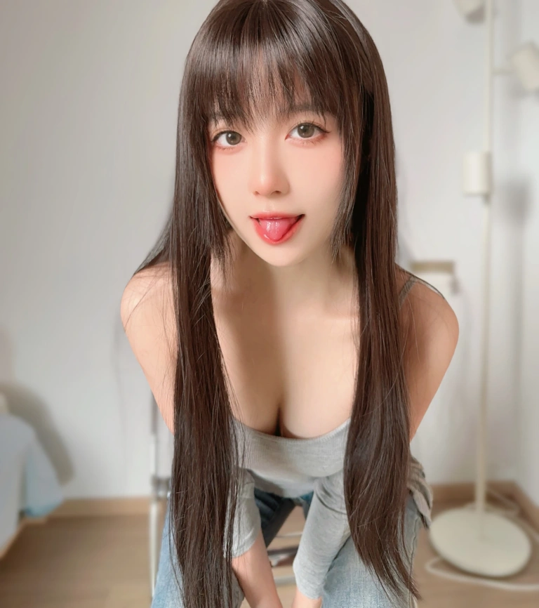 布丁大法《[Perohub] 2025年08月合集》主题写真：119张全套美图，含14个视频