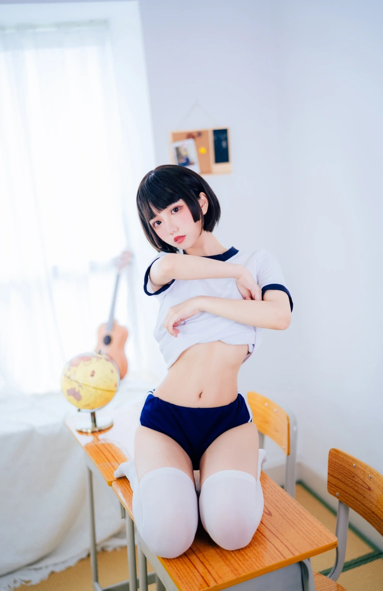 果咩酱《体操服》主题写真：19张全套美图