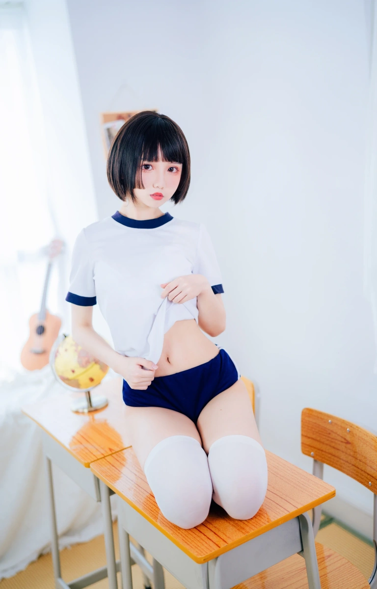 果咩酱《体操服》主题写真：19张全套美图