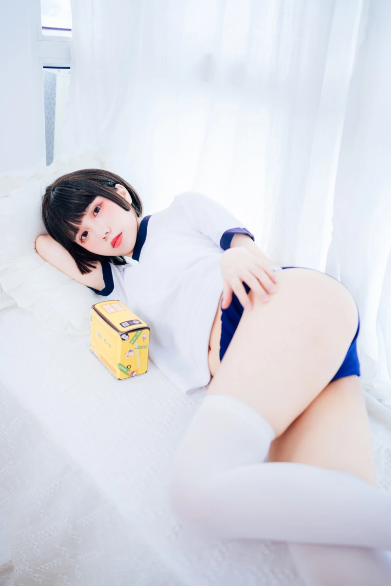 果咩酱《体操服》主题写真：19张全套美图