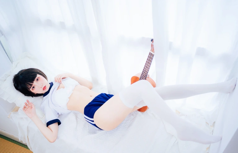 果咩酱《体操服》主题写真：19张全套美图