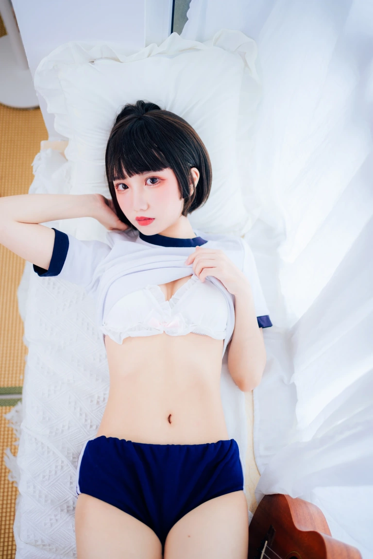 果咩酱《体操服》主题写真：19张全套美图