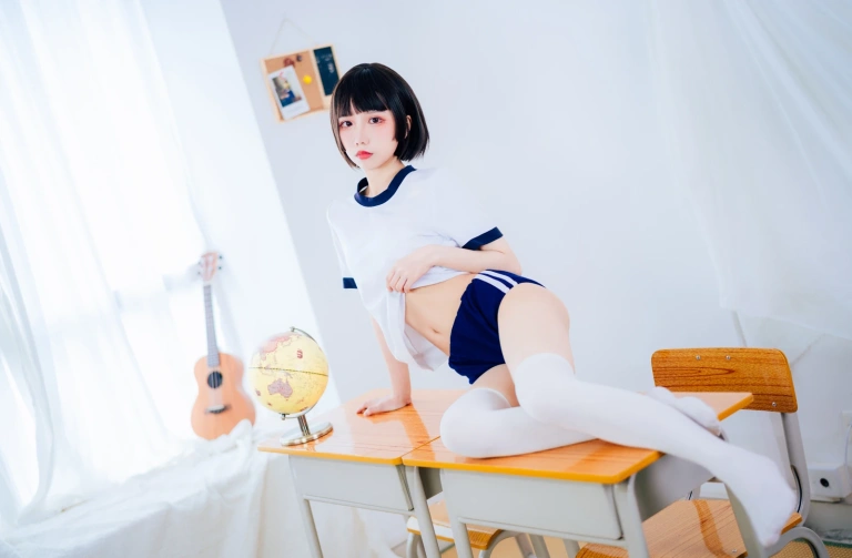 果咩酱《体操服》主题写真：19张全套美图