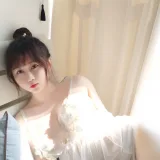 依酱《蕾丝内衣》主题写真：24张全套美图