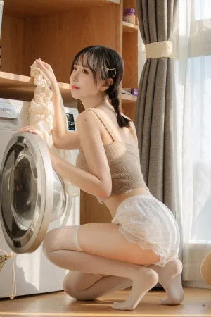 念雪《蜜桃拿铁》主题写真：36张全套美图