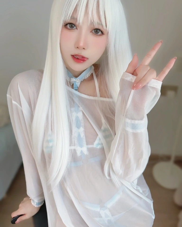 布丁大法《白毛女友》主题写真：105张全套美图，含8个视频