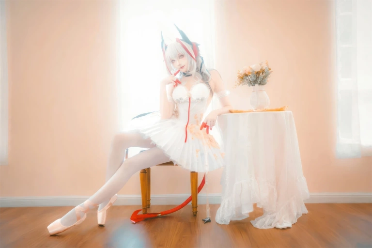 瓜希酱《明日方舟 w芭蕾》主题写真：15张全套美图
