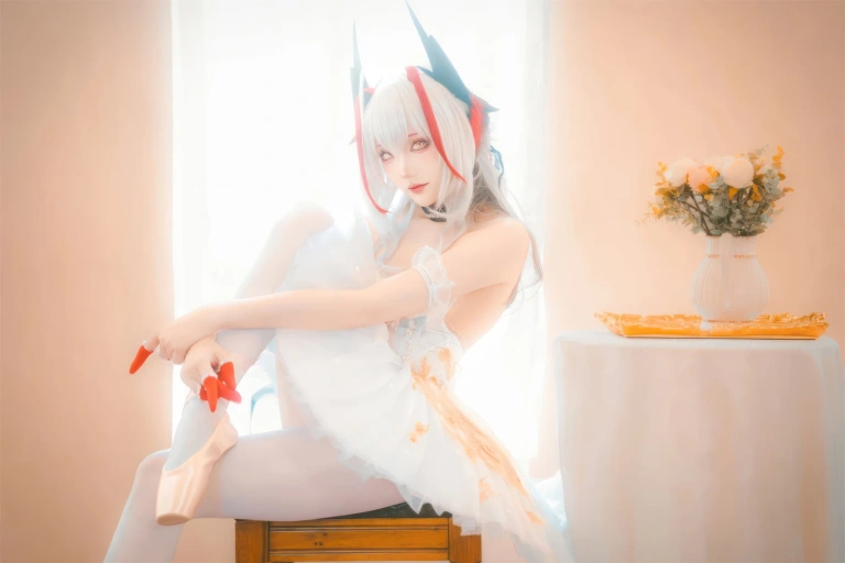 瓜希酱《明日方舟 w芭蕾》主题写真：15张全套美图