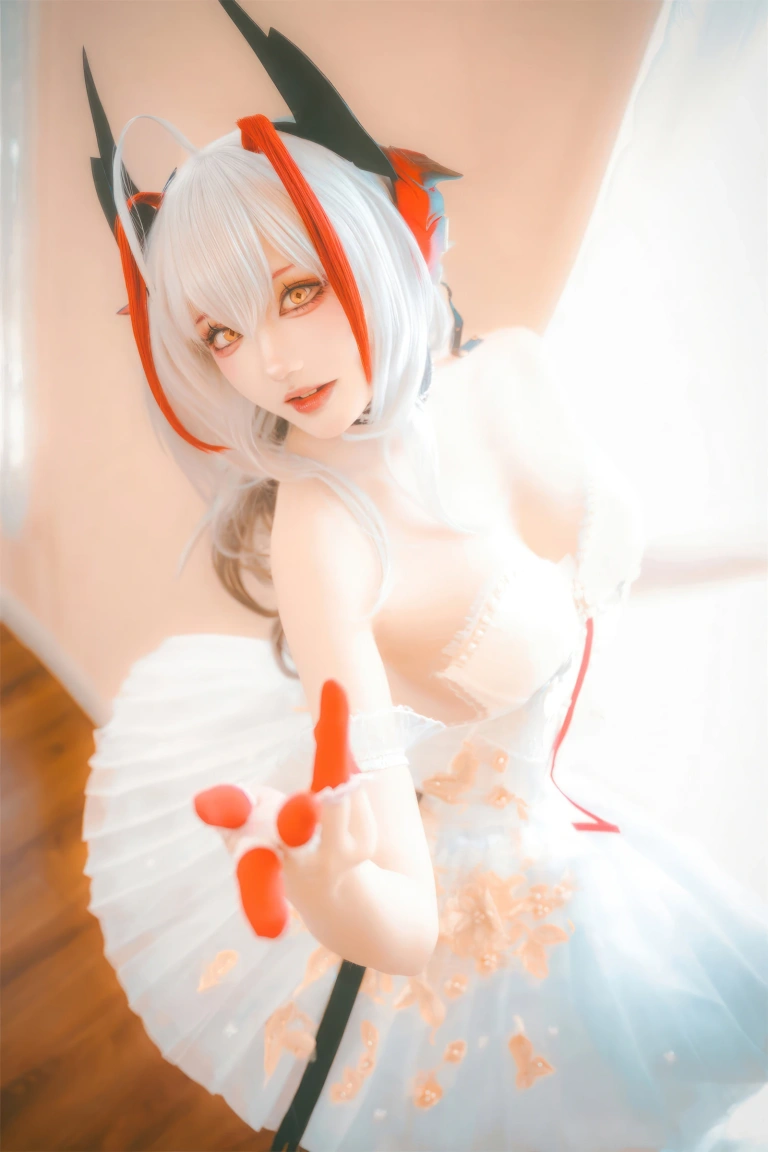 瓜希酱《明日方舟 w芭蕾》主题写真：15张全套美图