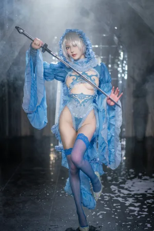阿包也是兔娘《冰雪2B》主题写真：42张全套美图