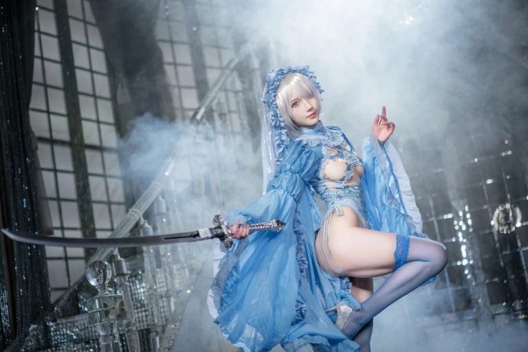 阿包也是兔娘《冰雪2B》主题写真：42张全套美图