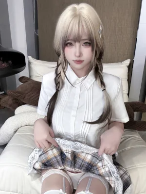 清水由乃《白衫碎影》主题写真：55张全套美图，含1个视频