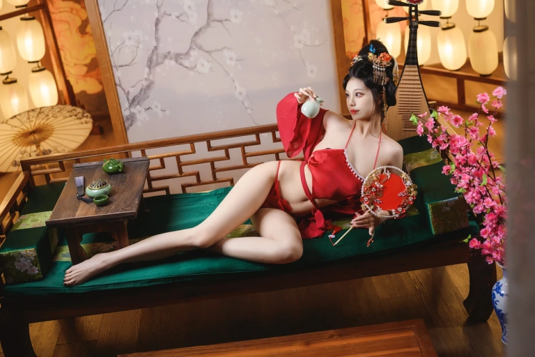 蜜汁猫裘《唐宫夜宴》主题写真：61张全套美图，含1个视频