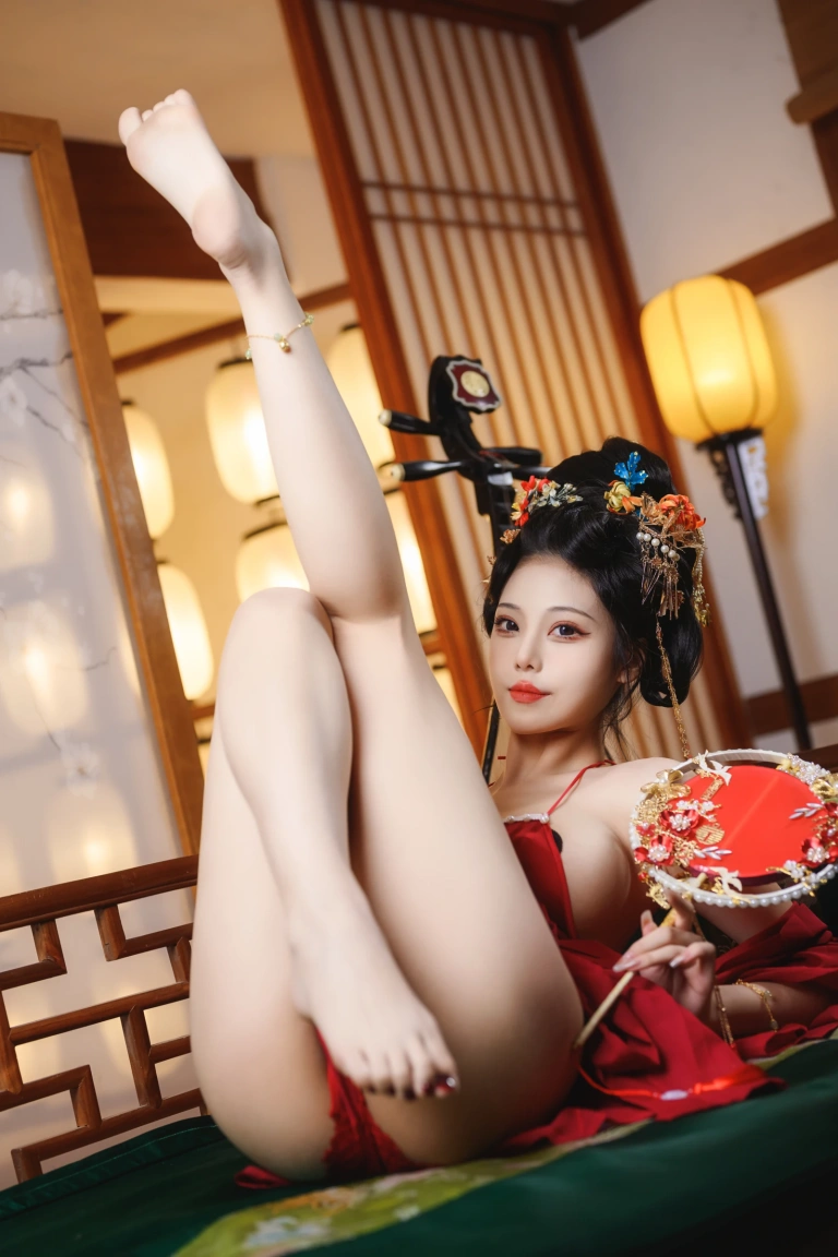 蜜汁猫裘《唐宫夜宴》主题写真：61张全套美图，含1个视频