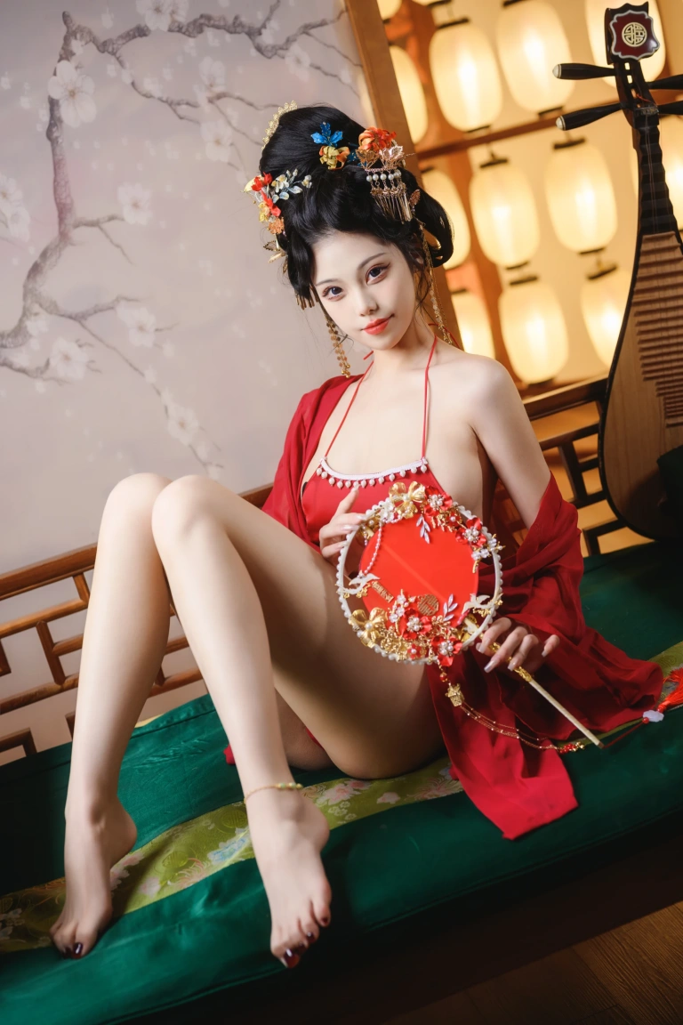 蜜汁猫裘《唐宫夜宴》主题写真：61张全套美图，含1个视频