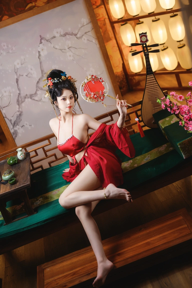 蜜汁猫裘《唐宫夜宴》主题写真：61张全套美图，含1个视频