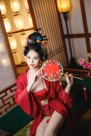 蜜汁猫裘《唐宫夜宴》主题写真：61张全套美图，含1个视频