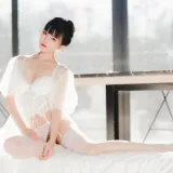 桜桃喵《白纱糖01》主题写真：40张全套美图