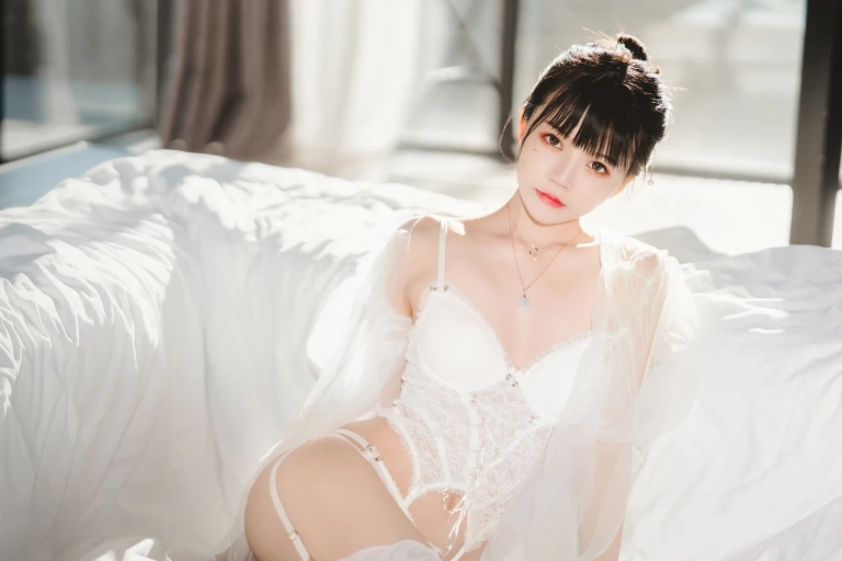 桜桃喵《白纱糖01》主题写真：40张全套美图