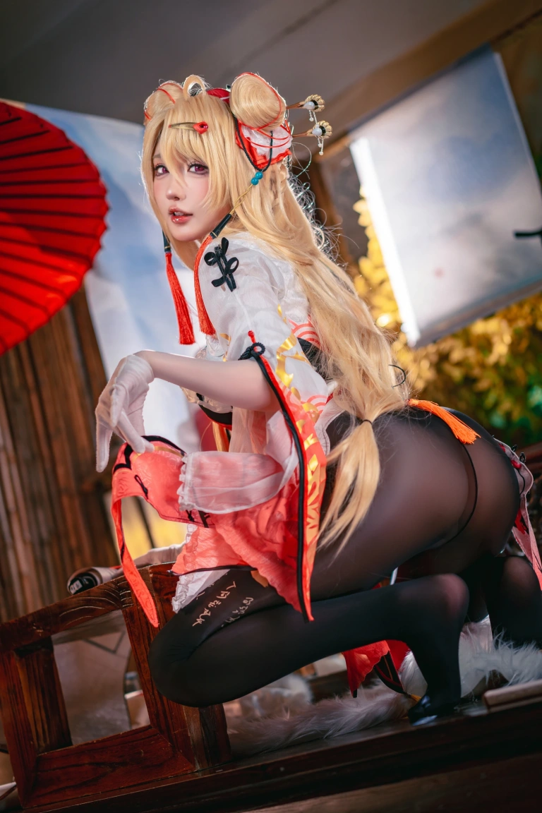 阿包也是兔娘《交错战线 咎瓦尤斯》主题写真：28张全套美图，含2个视频