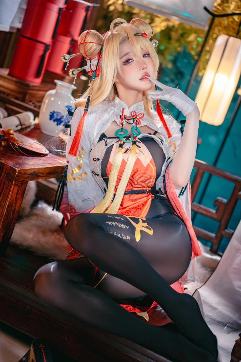 阿包也是兔娘《交错战线 咎瓦尤斯》主题写真：28张全套美图，含2个视频