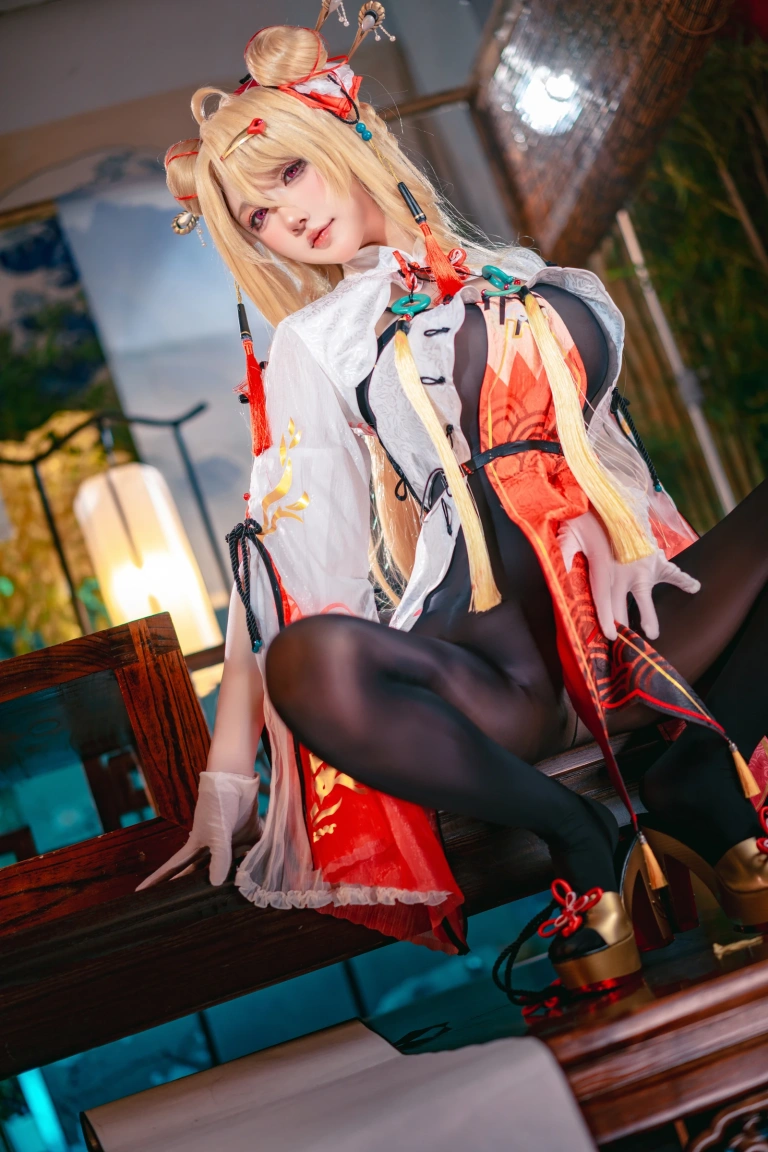 阿包也是兔娘《交错战线 咎瓦尤斯》主题写真：28张全套美图，含2个视频