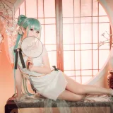 面饼仙儿《初音旗袍》主题写真：28张全套美图