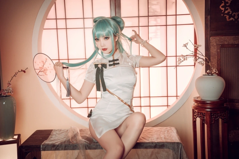 面饼仙儿《初音旗袍》主题写真：28张全套美图