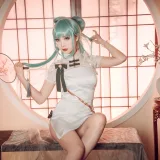 面饼仙儿《初音旗袍》主题写真：28张全套美图