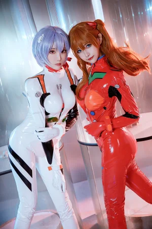 瓜希酱&Momoko葵葵《EVA 双厨狂喜版》主题写真：62张全套美图