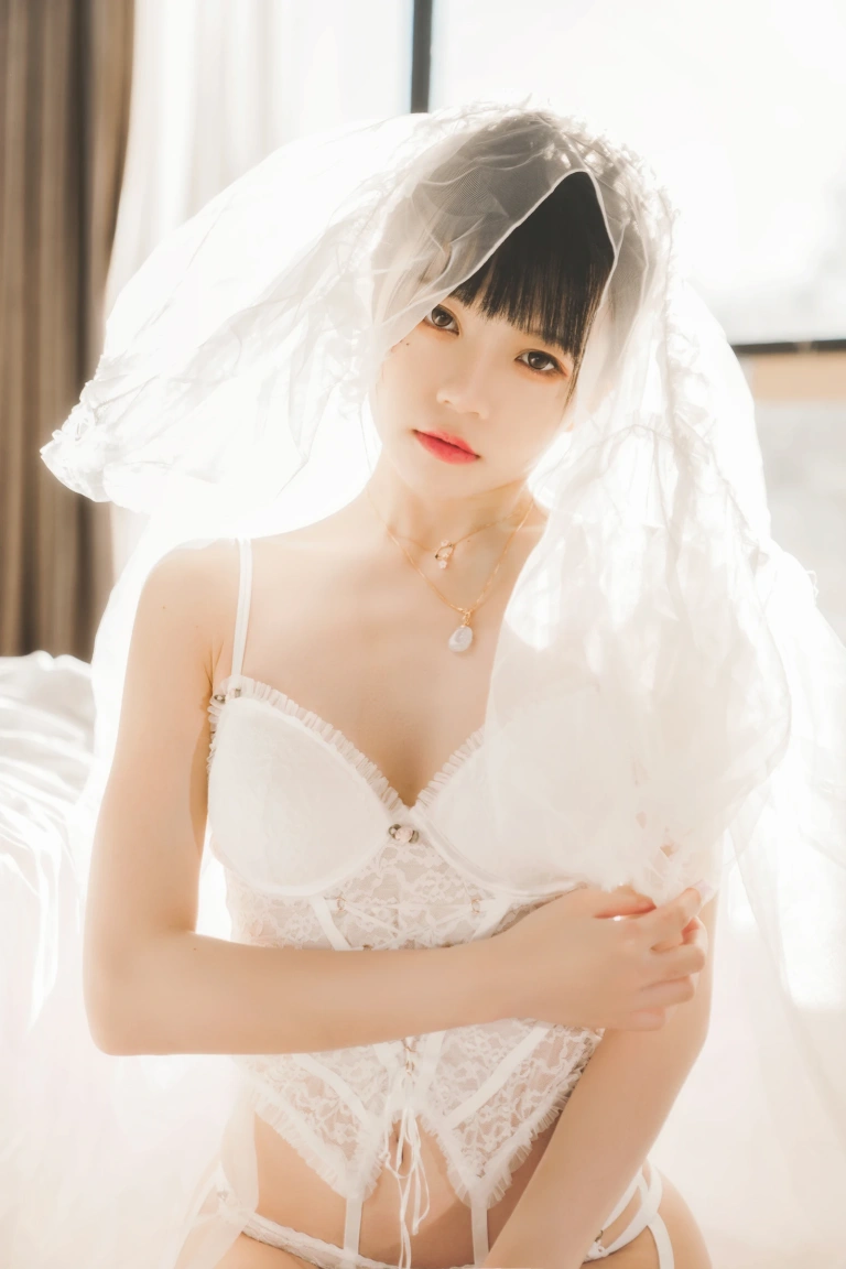 桜桃喵《白纱糖02》主题写真：35张全套美图
