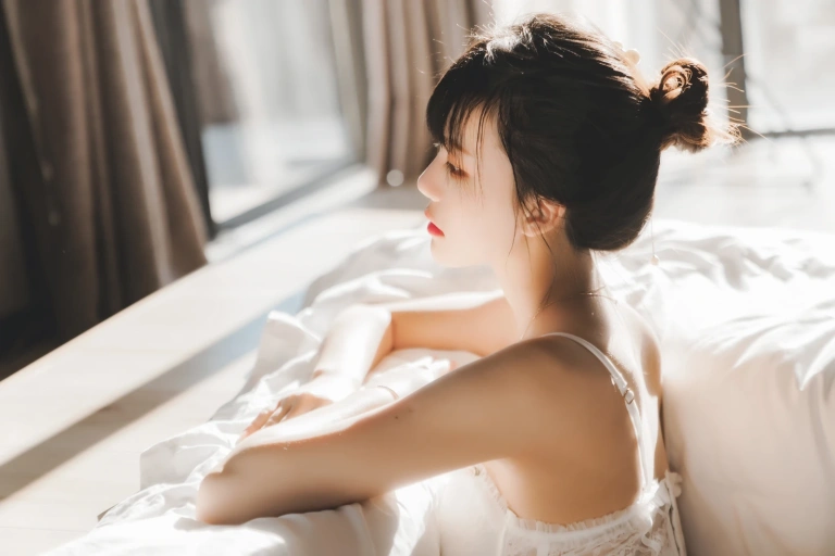 桜桃喵《白纱糖02》主题写真：35张全套美图