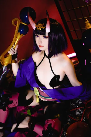 星之迟迟《《星之彼方》 酒吞原皮》主题写真：20张全套美图