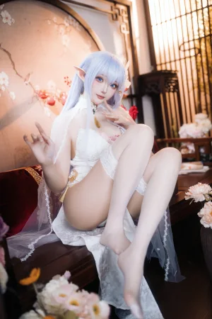 瓜希酱《阿尔比恩旗袍》主题写真：20张全套美图